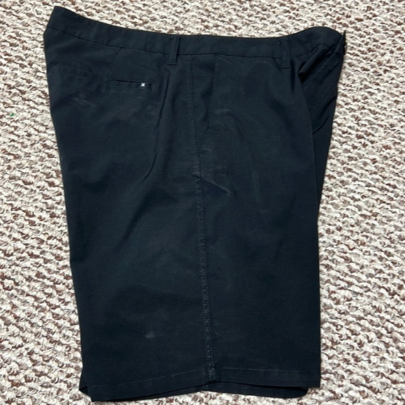 ‎Hurley - Picture 1 of 7